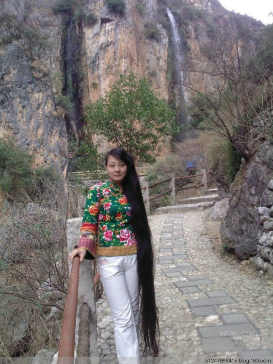 黑发三千丈，惆怅一扫光 - 海阔山遥 - .