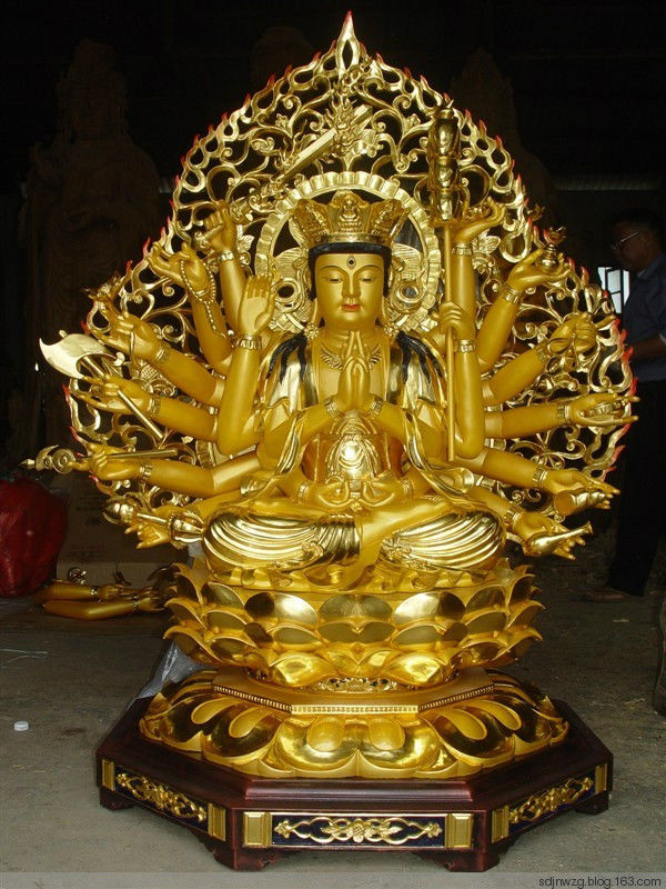 庄严的千手观音菩萨像 - sdjnwzg - WZG的博客