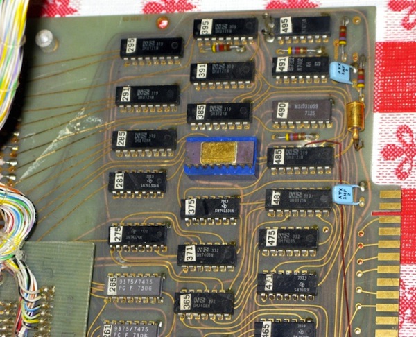 图2：1972年开发的一块基于Intel 8008的计算机中的印刷电路板。(资源来源：DigiBarn计算机博物馆)