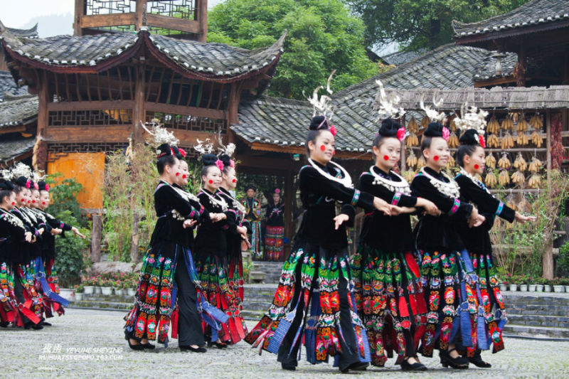 【原创】多彩贵州风：苗寨原生态歌舞 - 夜雨 - 喜欢夜里沙沙下的雨......