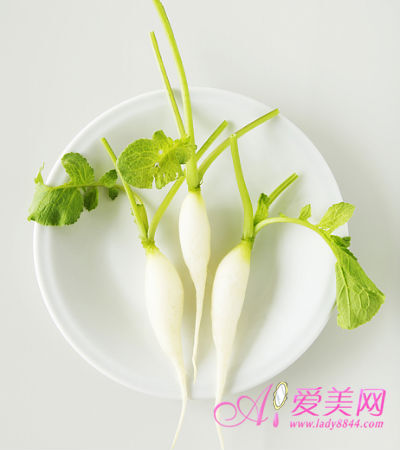  3食疗小方+3自然疗法 轻松对付喉咙痛 