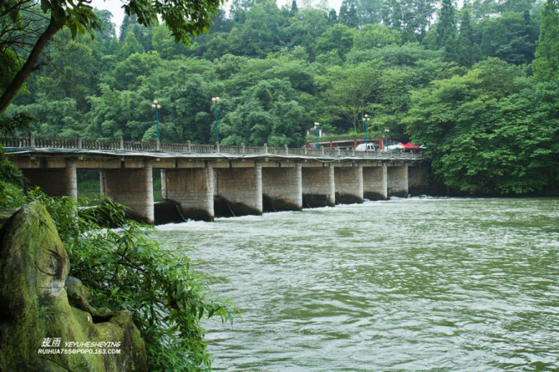 【原创】多彩贵州 - 夜雨 - 喜欢夜里沙沙下的雨......
