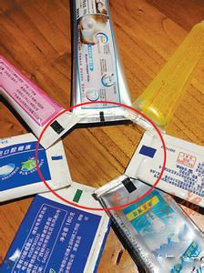 【养生保健】也许您每天刷牙就是在吸毒！不看则罢，一看冒汗！赶快换吧！