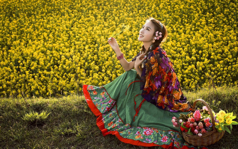 花海中的花裙子 - 馨雅居温馨苑 - 馨雅居温馨苑的博客