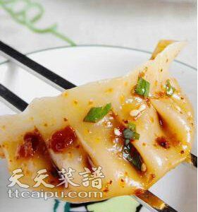 【精致美味】肉末芹菜饺的做法