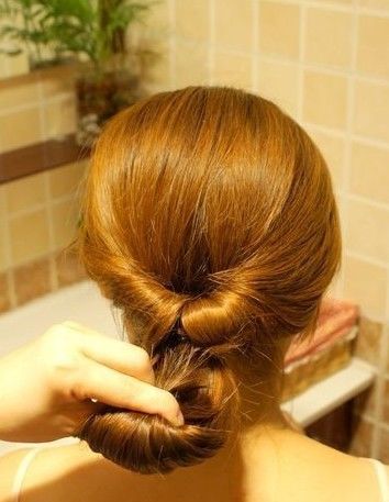 女性的100种扎头发方法非常漂亮